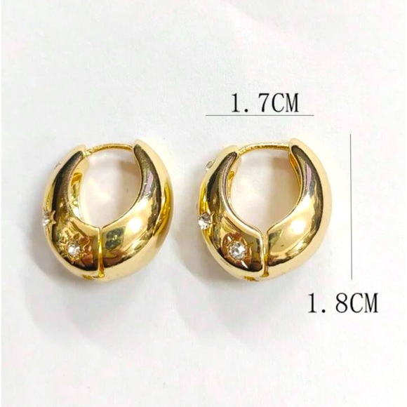 Minimalist Water Drop Rhinestones Earrings (Gold Tone) - Picture 5 of 14